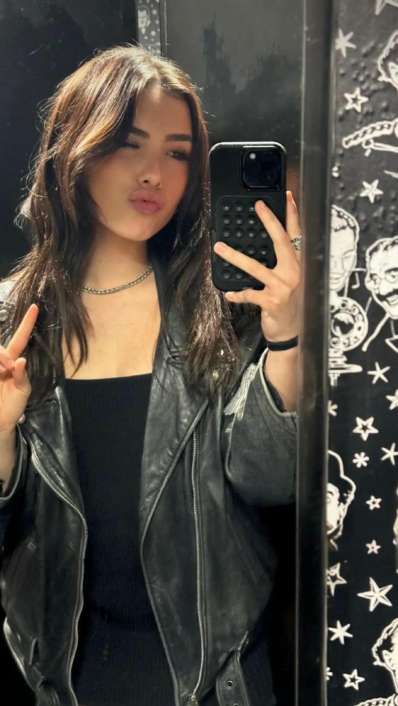 Andrea Botez Sexy Outfit Mirror Selfies Set Leaked Influencers GoneWild
